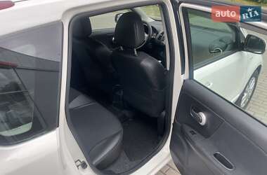 Хетчбек Nissan Note 2012 в 