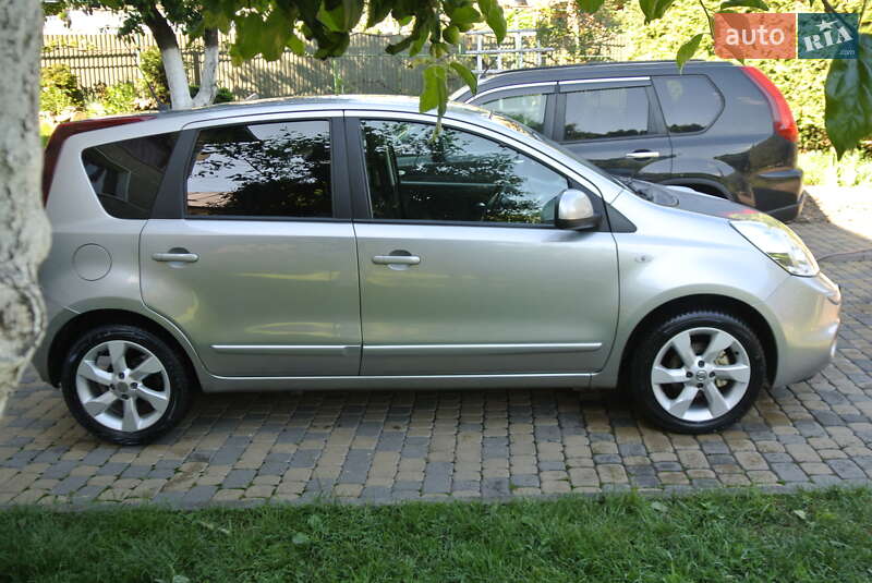Хэтчбек Nissan Note 2009 в Черновцах