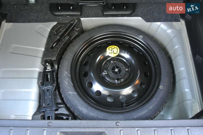 Хэтчбек Nissan Note 2009 в Черновцах