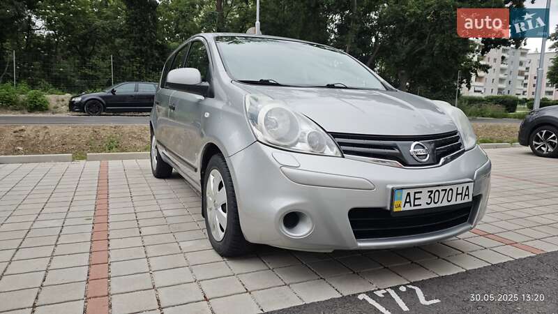 Хэтчбек Nissan Note 2012 в Днепре