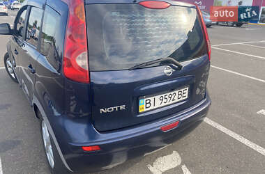 Хэтчбек Nissan Note 2007 в 