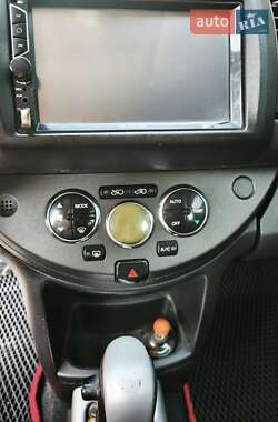 Хэтчбек Nissan Note 2007 в 
