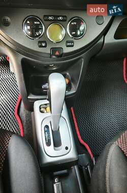 Хэтчбек Nissan Note 2007 в 