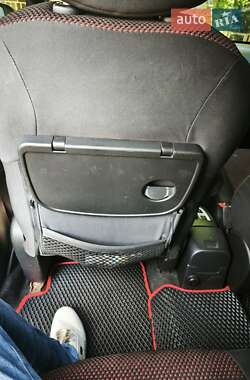Хэтчбек Nissan Note 2007 в 