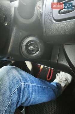 Хэтчбек Nissan Note 2007 в 