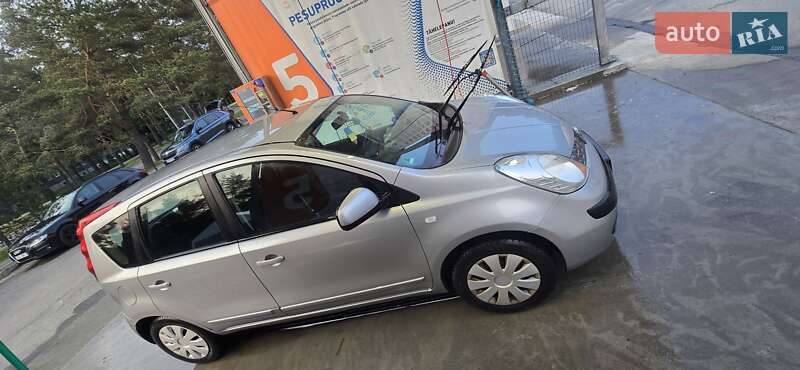 Хетчбек Nissan Note 2006 в Вараші