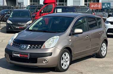 Хэтчбек Nissan Note 2007 в 