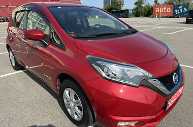 Хэтчбек Nissan Note 2016 в 
