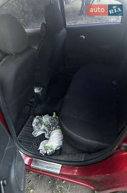 Хэтчбек Nissan Note 2011 в 