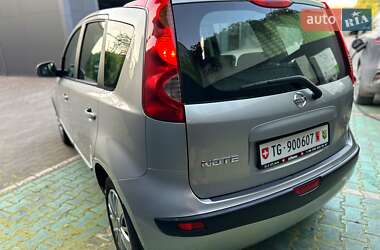 Хэтчбек Nissan Note 2006 в 