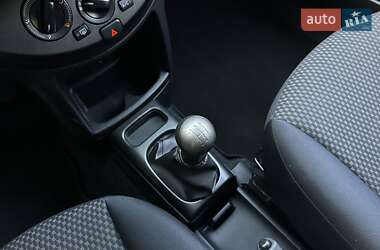 Хэтчбек Nissan Note 2006 в 
