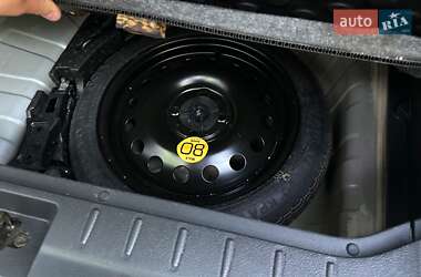 Хэтчбек Nissan Note 2006 в 