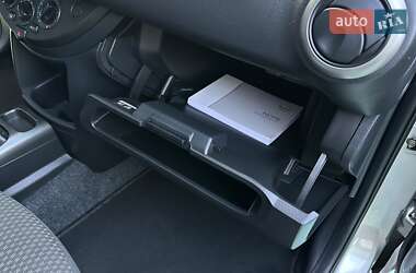 Хэтчбек Nissan Note 2006 в 