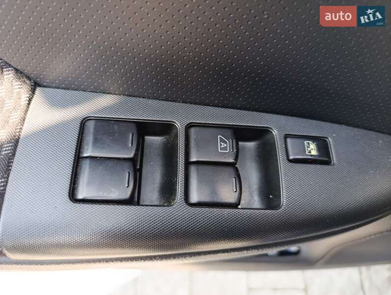 Хэтчбек Nissan Note 2006 в Львове