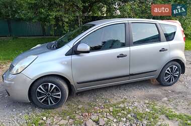 Хэтчбек Nissan Note 2008 в 