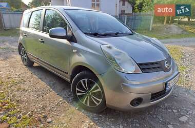 Хэтчбек Nissan Note 2008 в 