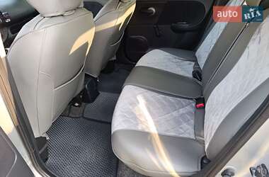 Хэтчбек Nissan Note 2008 в 