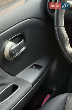 Хэтчбек Nissan Note 2008 в 