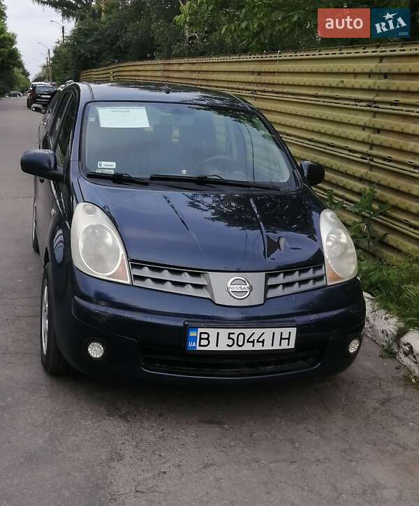 Хэтчбек Nissan Note 2006 в 