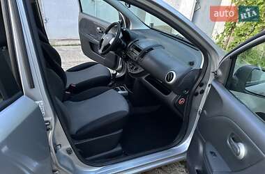 Хэтчбек Nissan Note 2009 в 