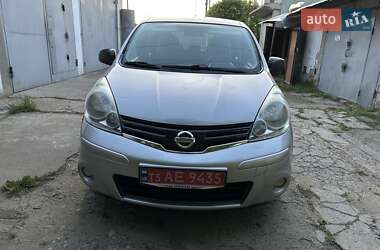Хэтчбек Nissan Note 2009 в 