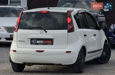 Хэтчбек Nissan Note 2012 в 