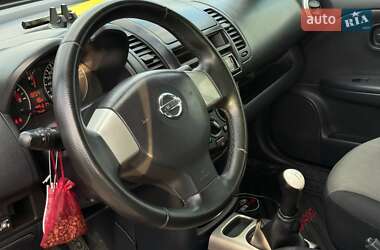 Хэтчбек Nissan Note 2012 в 