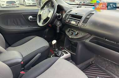 Хэтчбек Nissan Note 2012 в 
