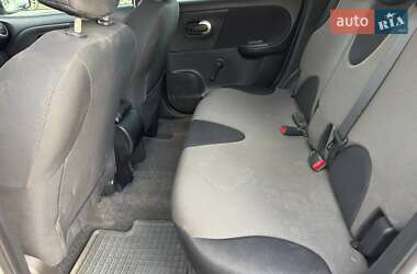 Хэтчбек Nissan Note 2012 в 