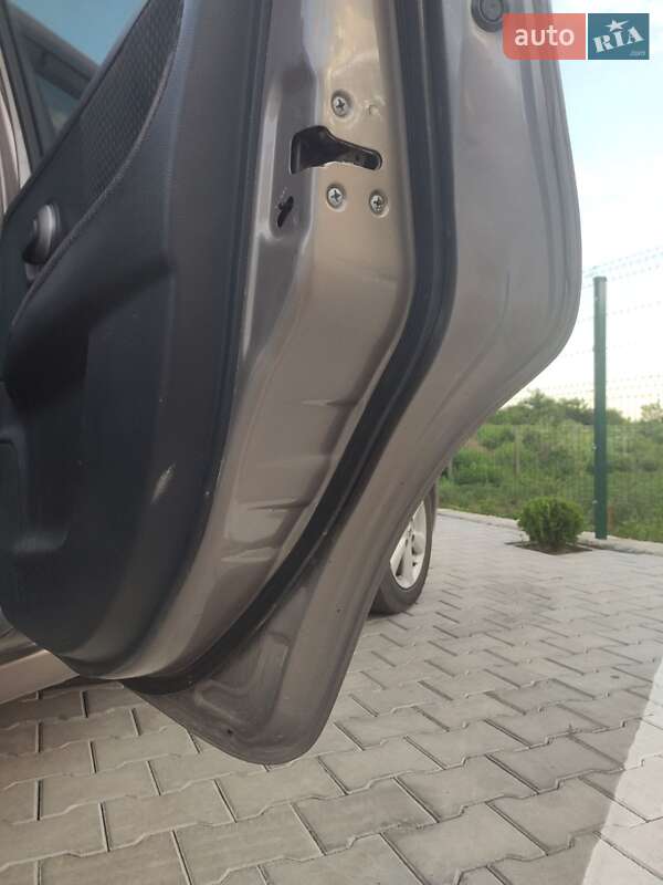 Хэтчбек Nissan Note 2006 в Виноградове