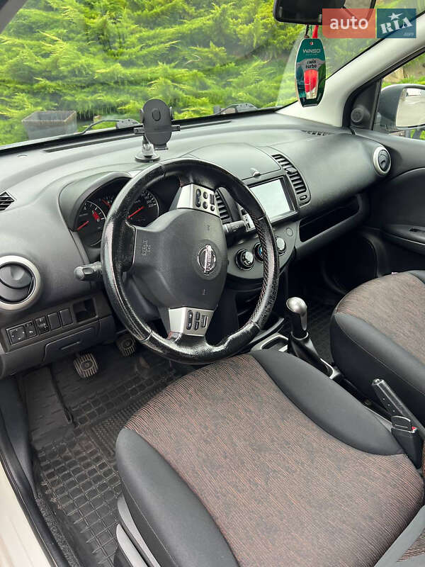 Хетчбек Nissan Note 2010 в Львові