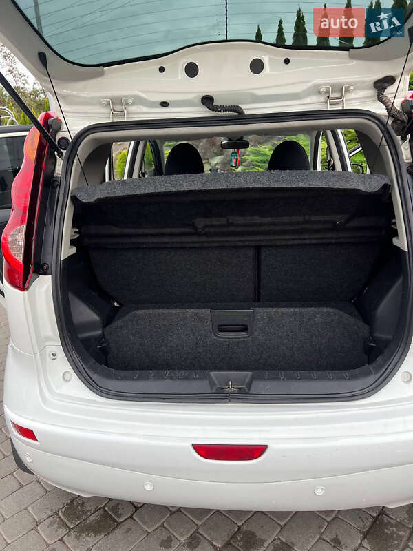Хетчбек Nissan Note 2010 в Львові