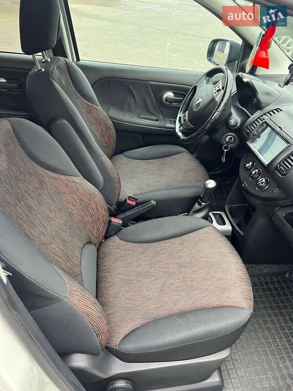 Хетчбек Nissan Note 2010 в Львові
