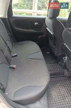 Хэтчбек Nissan Note 2007 в 