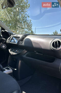 Хэтчбек Nissan Note 2012 в 