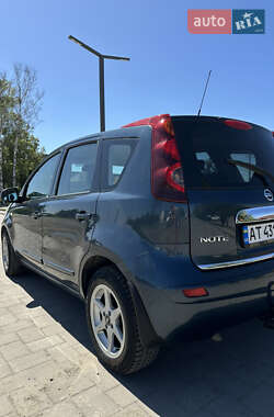 Хэтчбек Nissan Note 2012 в 