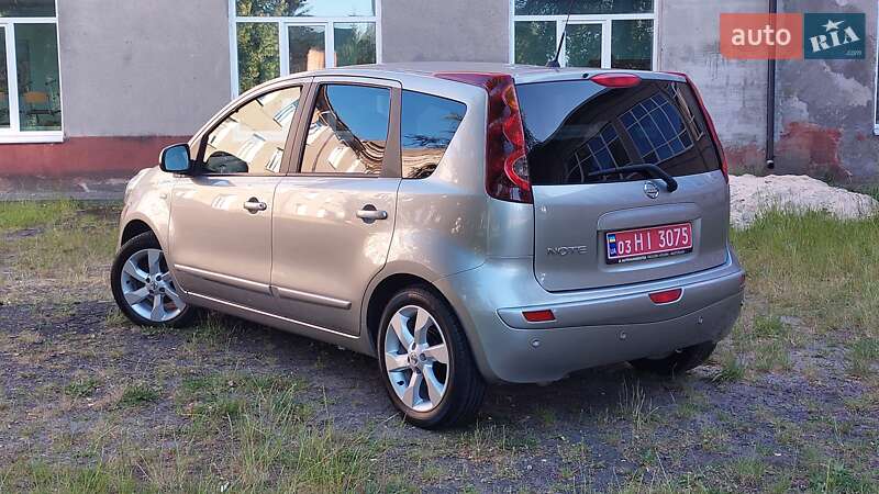 Хетчбек Nissan Note 2010 в Луцьку