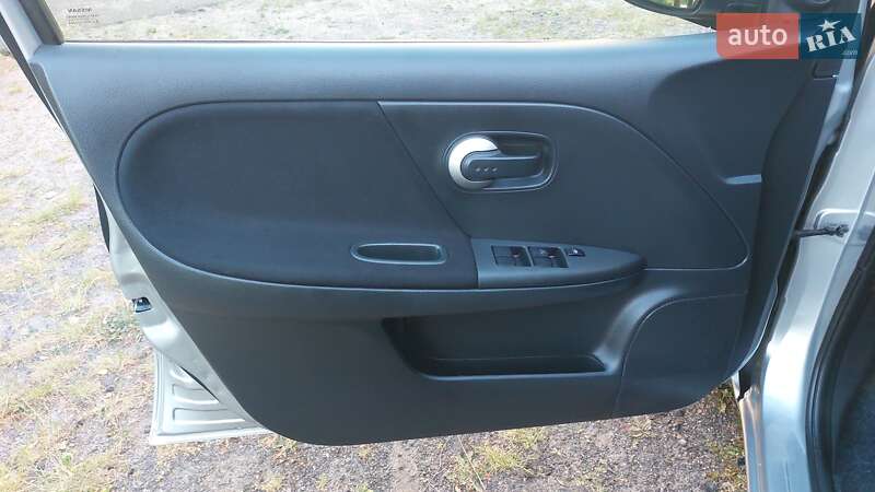 Хетчбек Nissan Note 2010 в Луцьку