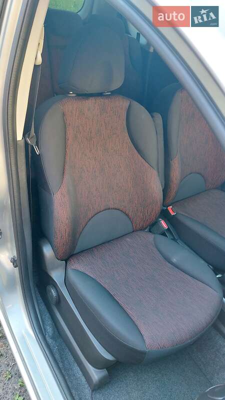 Хетчбек Nissan Note 2010 в Луцьку