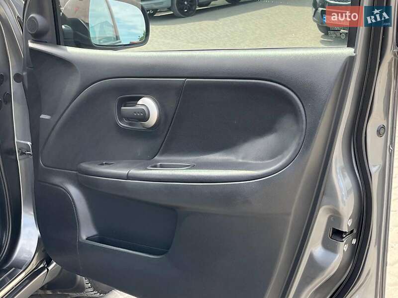 Хэтчбек Nissan Note 2011 в Львове