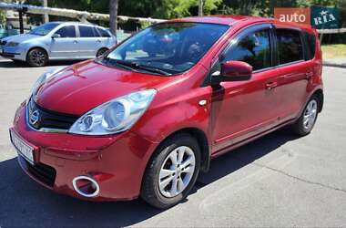 Хэтчбек Nissan Note 2012 в 