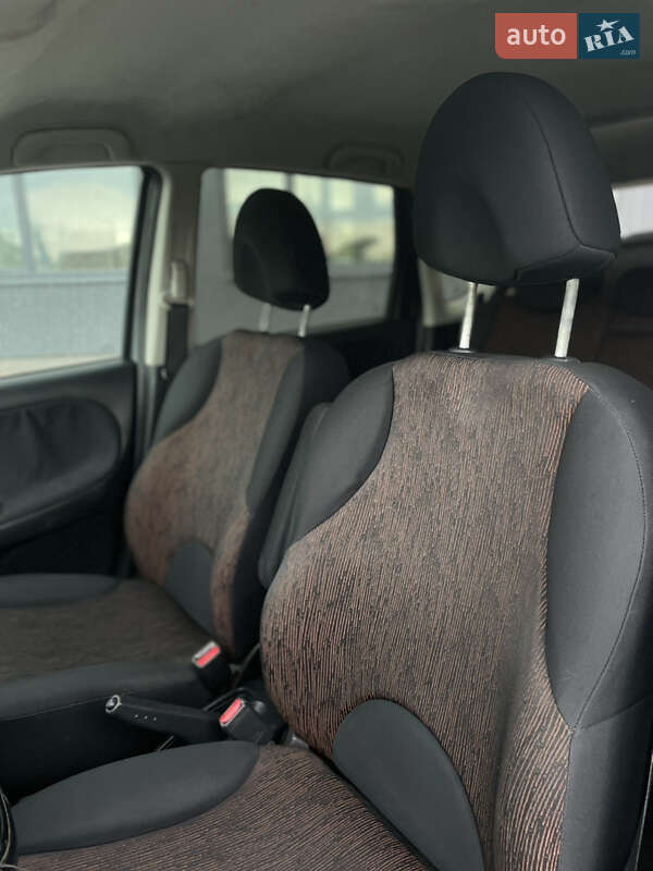 Хетчбек Nissan Note 2010 в Львові