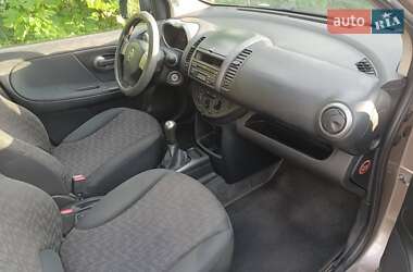Хэтчбек Nissan Note 2007 в 