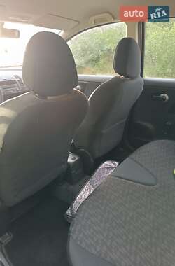 Хэтчбек Nissan Note 2007 в 