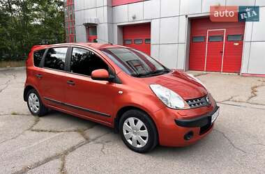 Хэтчбек Nissan Note 2006 в 