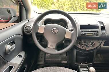 Хэтчбек Nissan Note 2006 в 