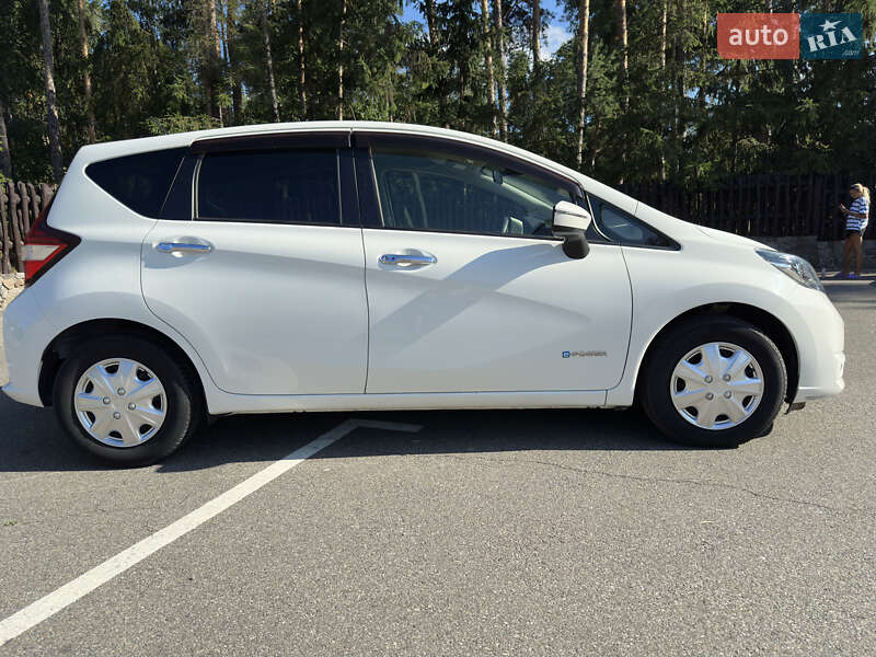 Хэтчбек Nissan Note 2017 в Киеве