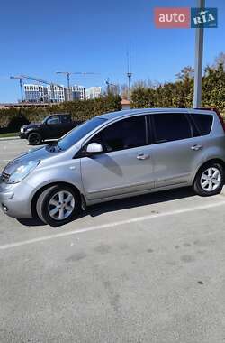 Хэтчбек Nissan Note 2007 в 