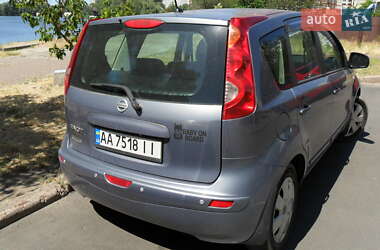 Хэтчбек Nissan Note 2007 в 