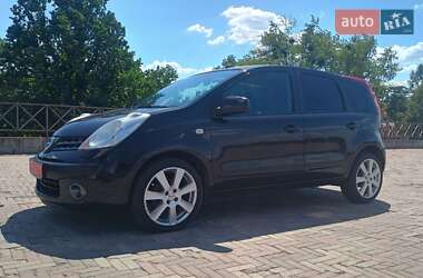 Хэтчбек Nissan Note 2006 в 